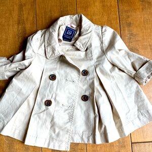 Baby Gap tan pleaded trenchcoat 0 to 6 months